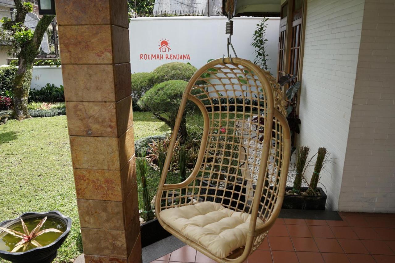 Roemah Renjana Bandung Bed & Breakfast Exterior photo
