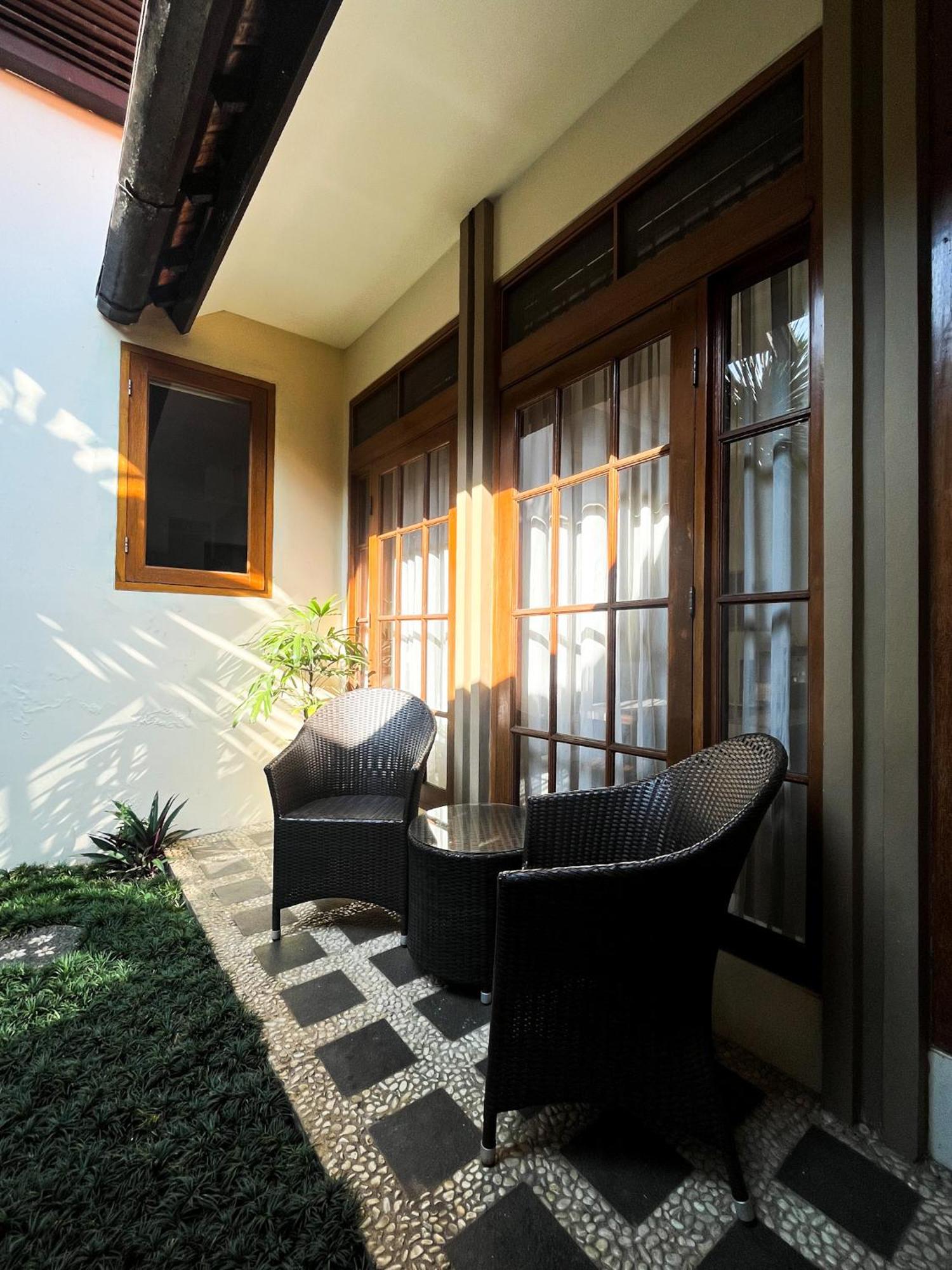 Roemah Renjana Bandung Bed & Breakfast Exterior photo
