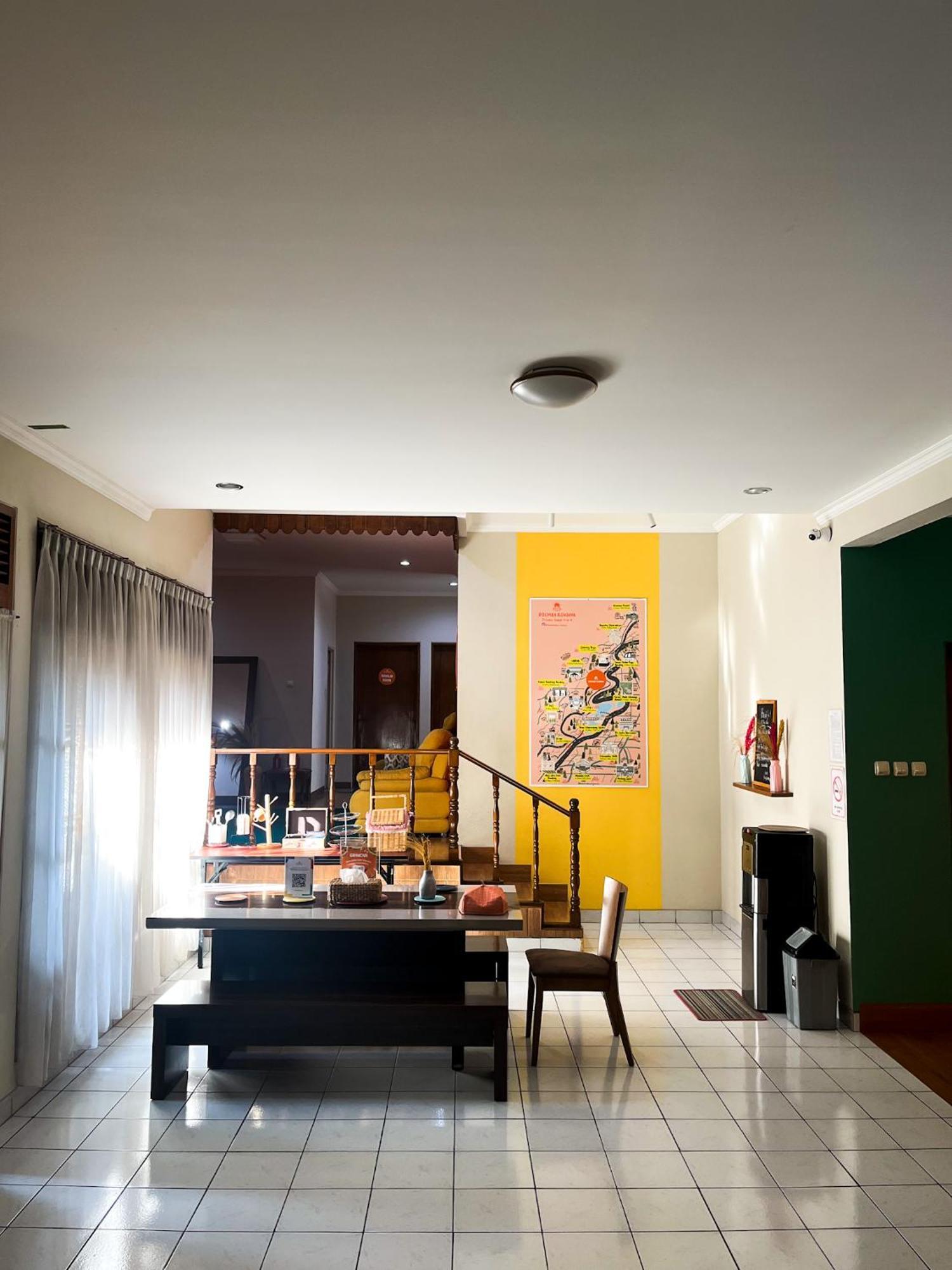 Roemah Renjana Bandung Bed & Breakfast Exterior photo